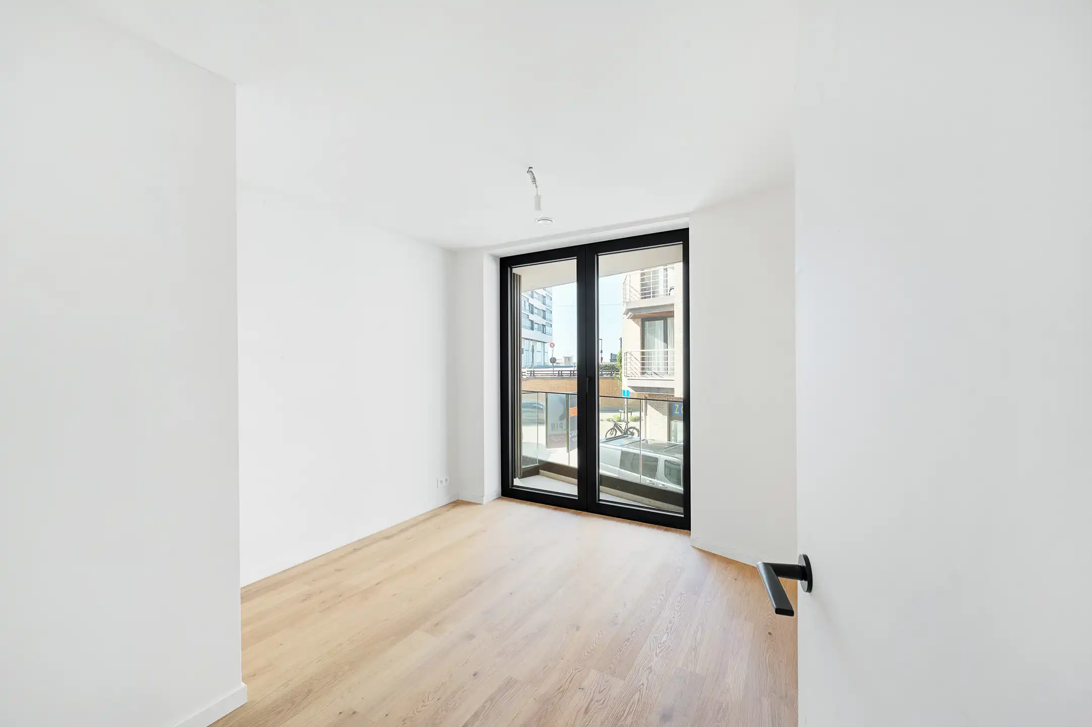 Nieuwbouwappartement op een toplocatie met een ruim terras. foto 9