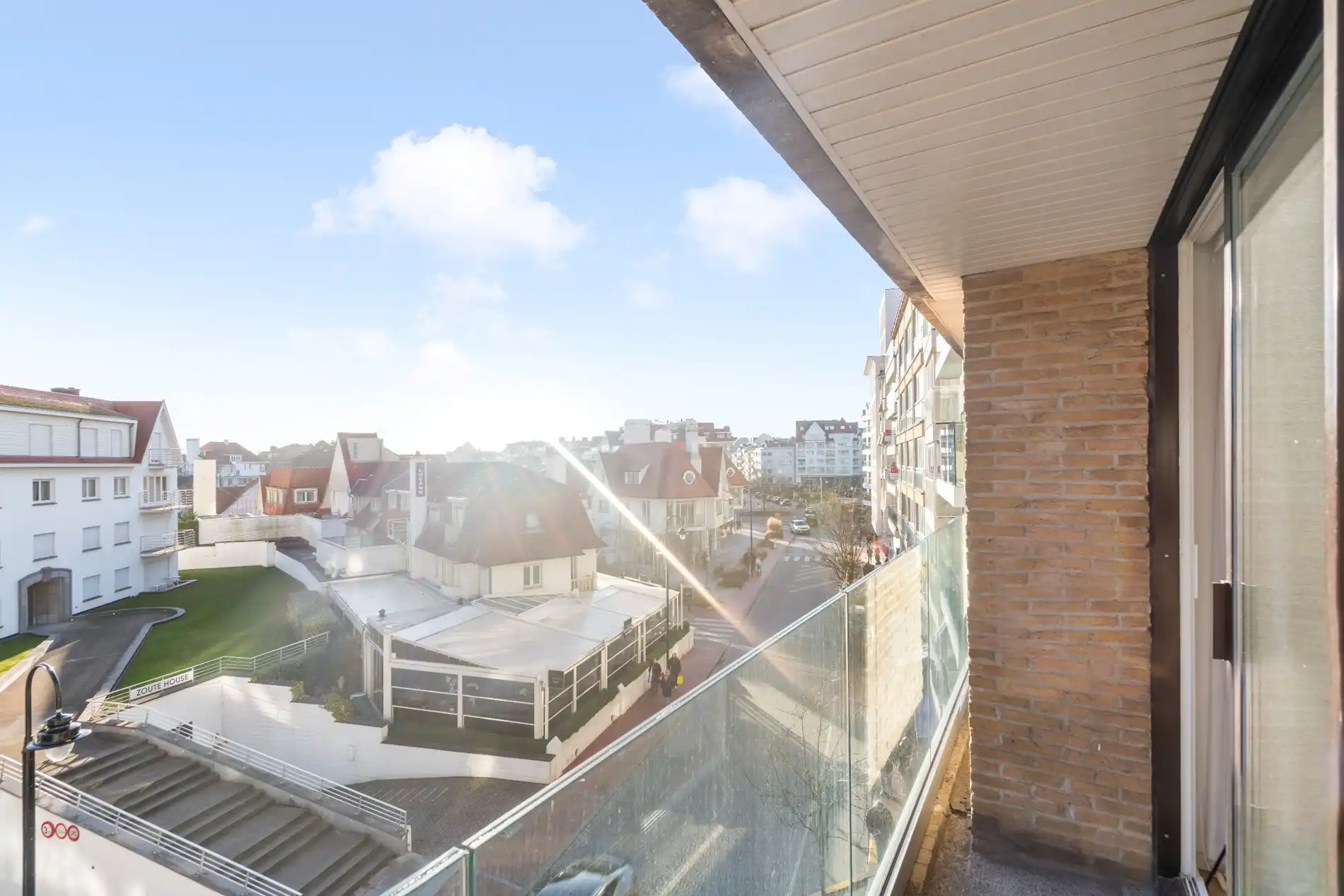 Aangenaam appartement met zuidgericht terras en open zicht, gelegen in de Kustlaan in het Zoute. foto 15