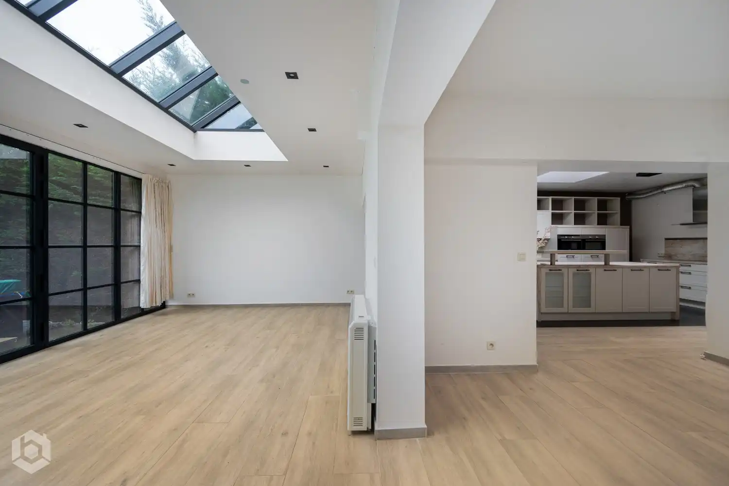 Zeer ruime kangoeroe-woning met achterliggend commerciële units met uitbereidingsmogelijkheden (KMO bestemming) foto 9