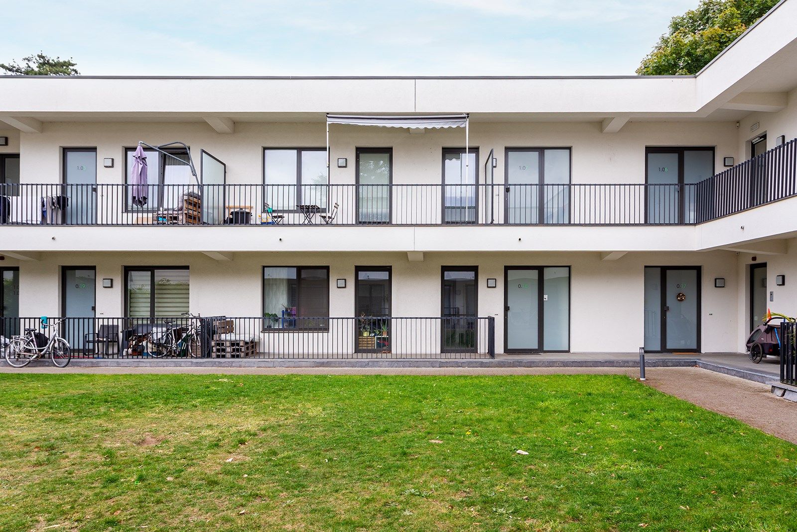 Wonen in een oase van groen en comfort foto {{pictureIndex}}