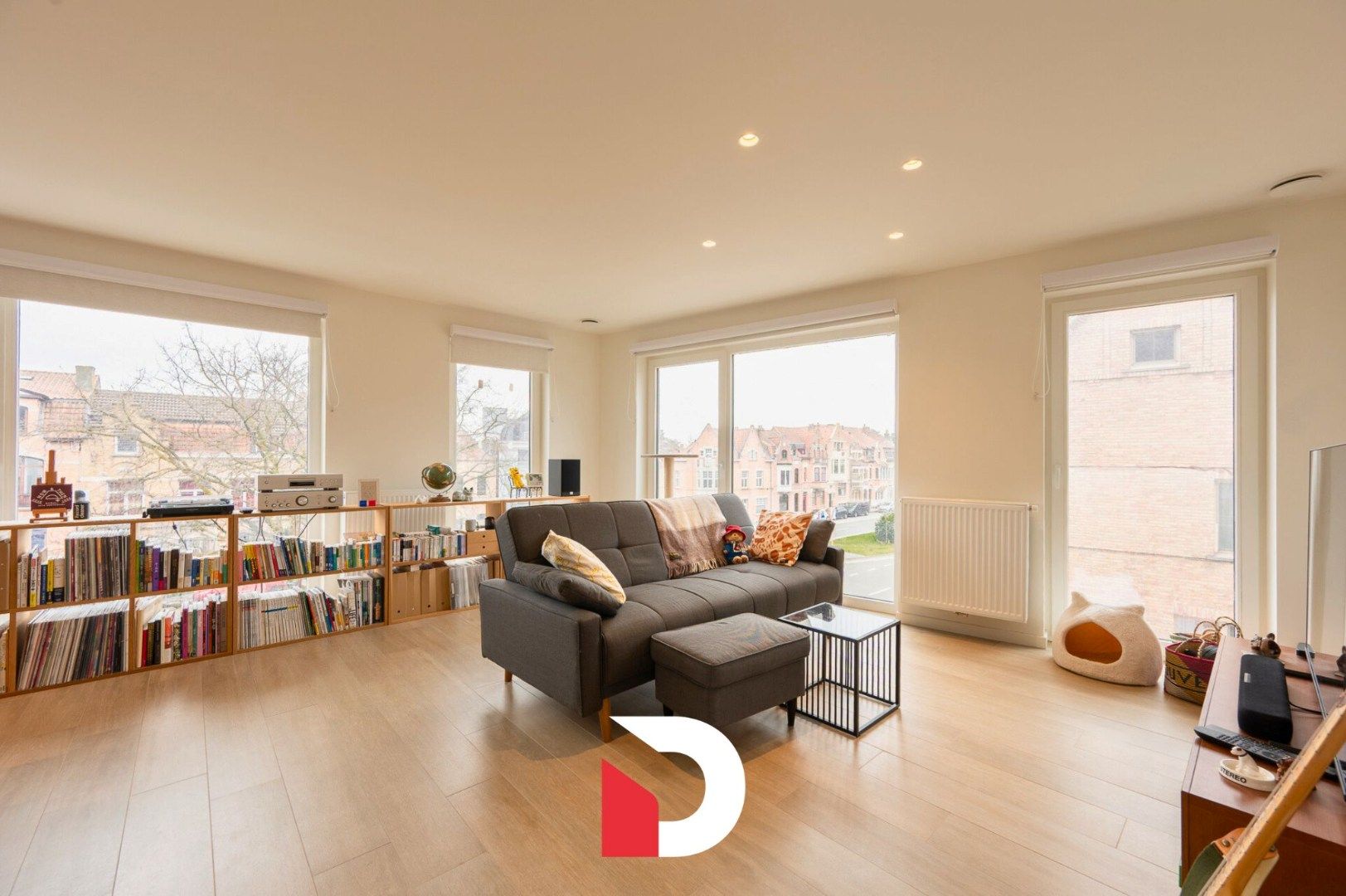 Instapklaar hoekappartement met 2 slk label A en ruim terras centrum Brugge foto 4