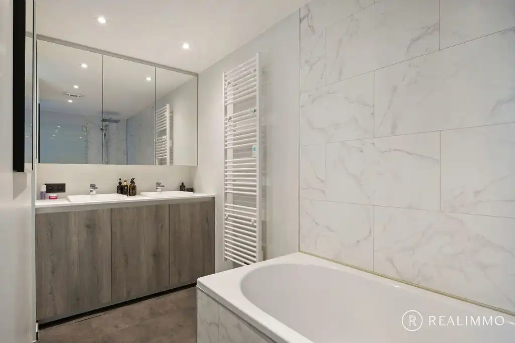 Gezellige en stijlvol gerenoveerde rijwoning te Sint-Denijs foto 11