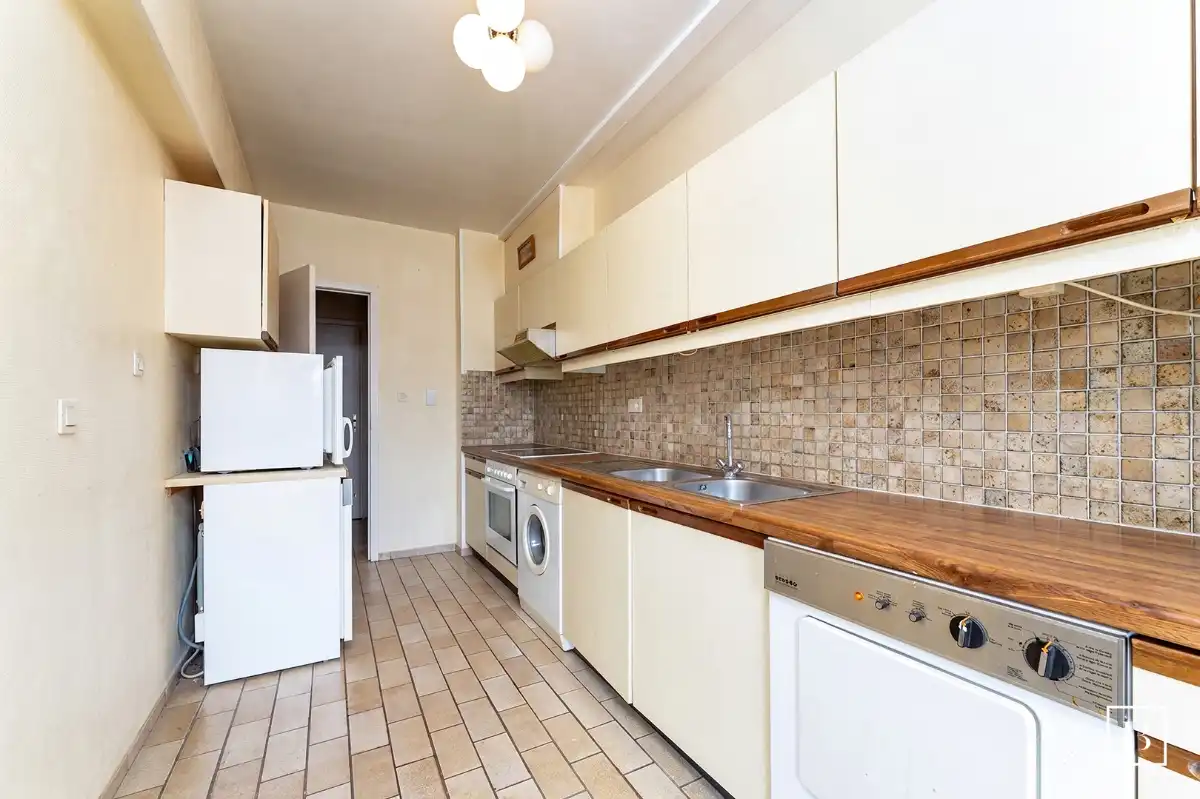 Ruim appartement met inpandige garagebox nabij het centrum foto 3