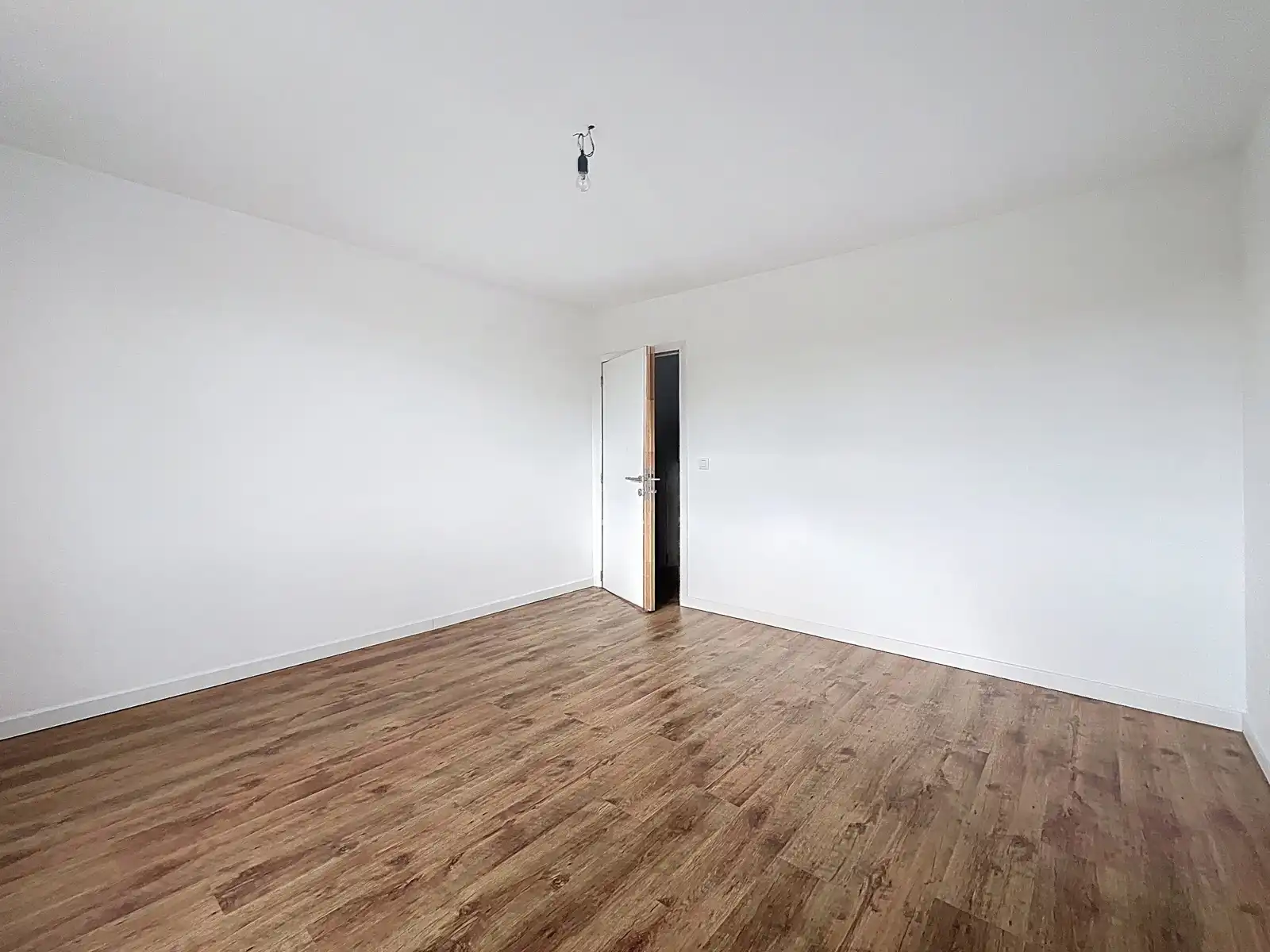 Instapklare gerenoveerde woning 3 slpks - tuin en garage foto 18