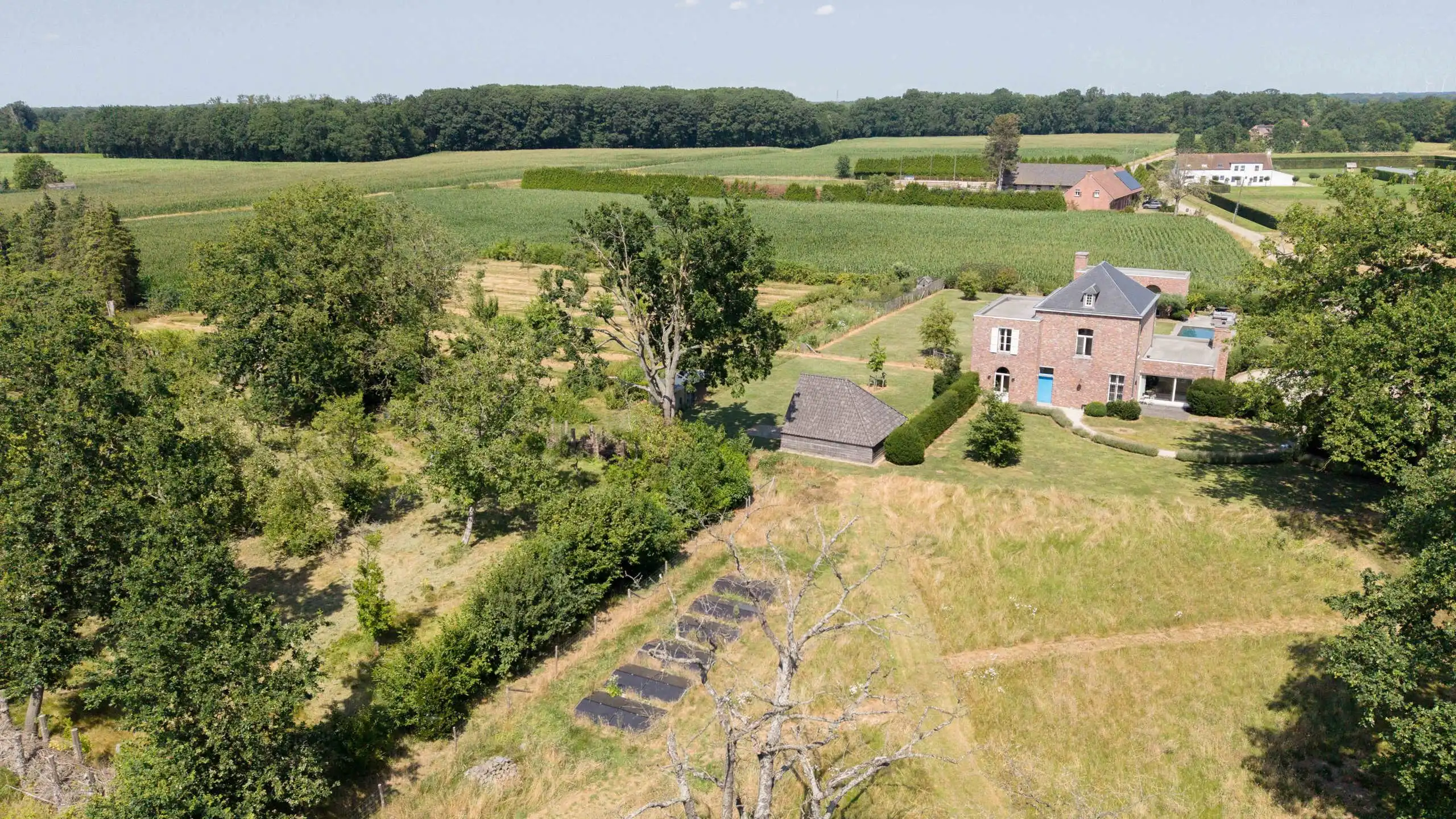 Uitzonderlijk landhuis op een domein van ca. 1 hectare foto 8
