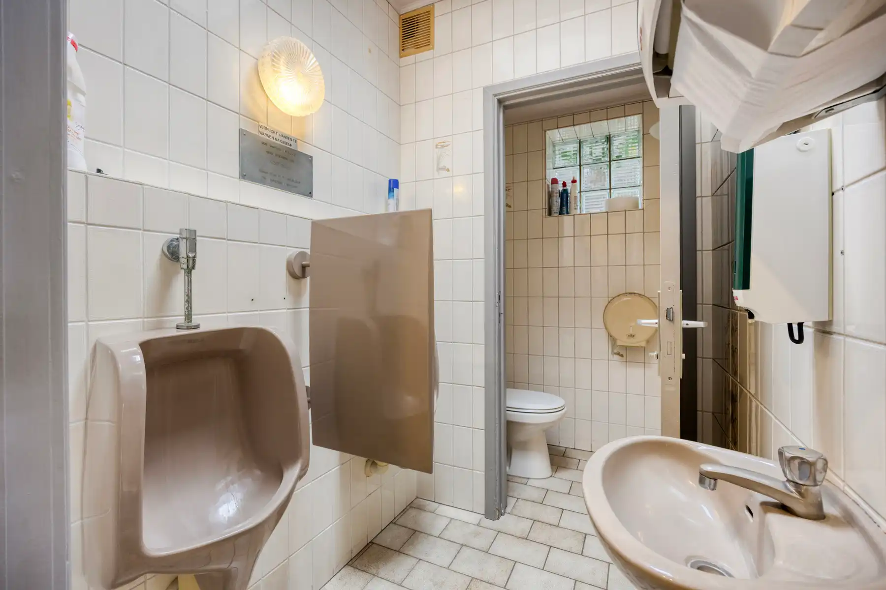 veelzijdig handelshuis met woonst en appartement foto 8