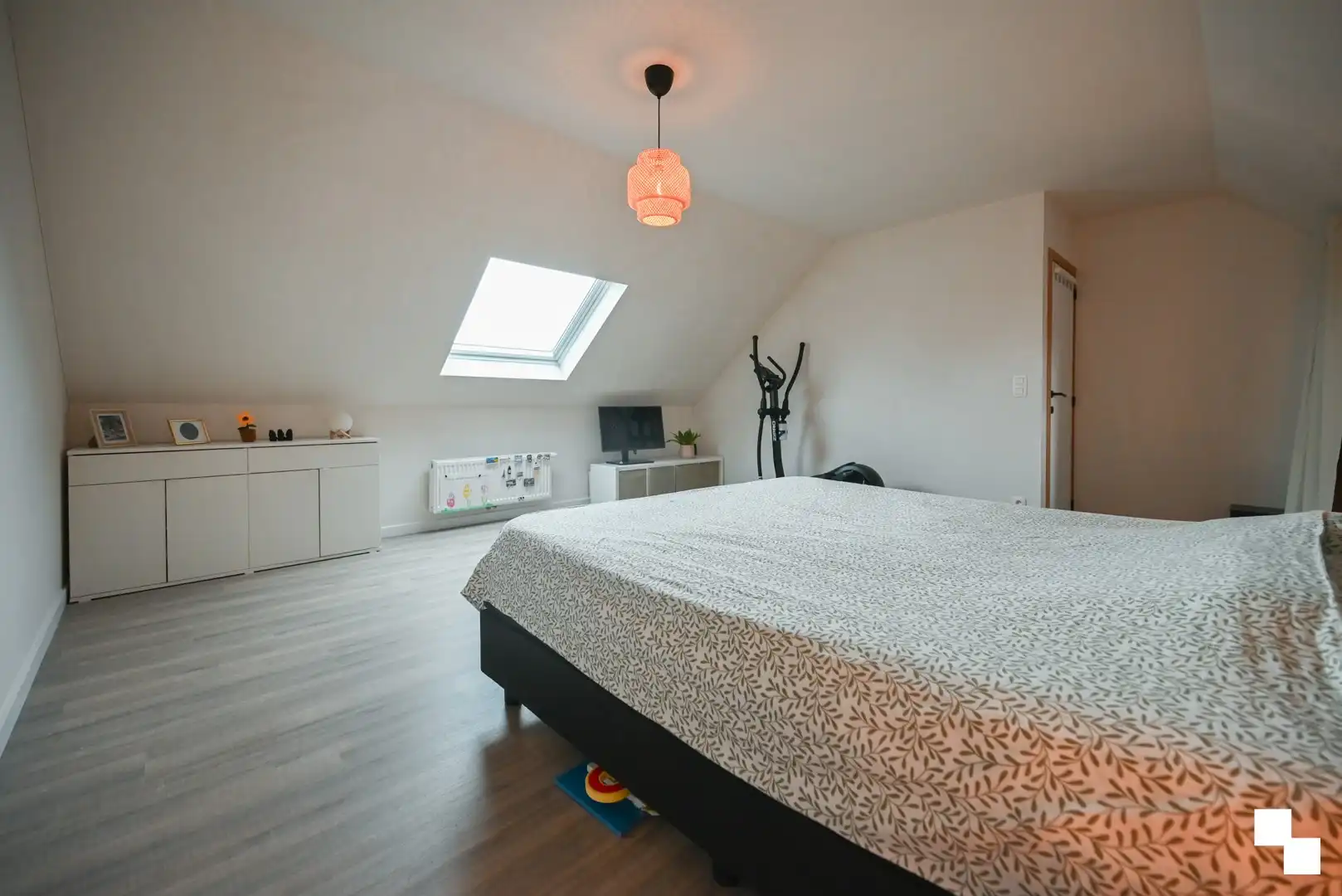Rustig gelegen, instapklare gezinswoning met drie slaapkamers te Izegem foto 34