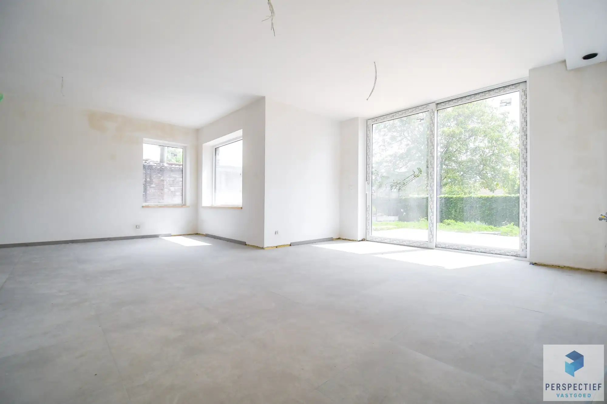 Rustig gelegen afgewerkte moderne nieuwbouwwoning (BEN) met garage en tuin foto 4