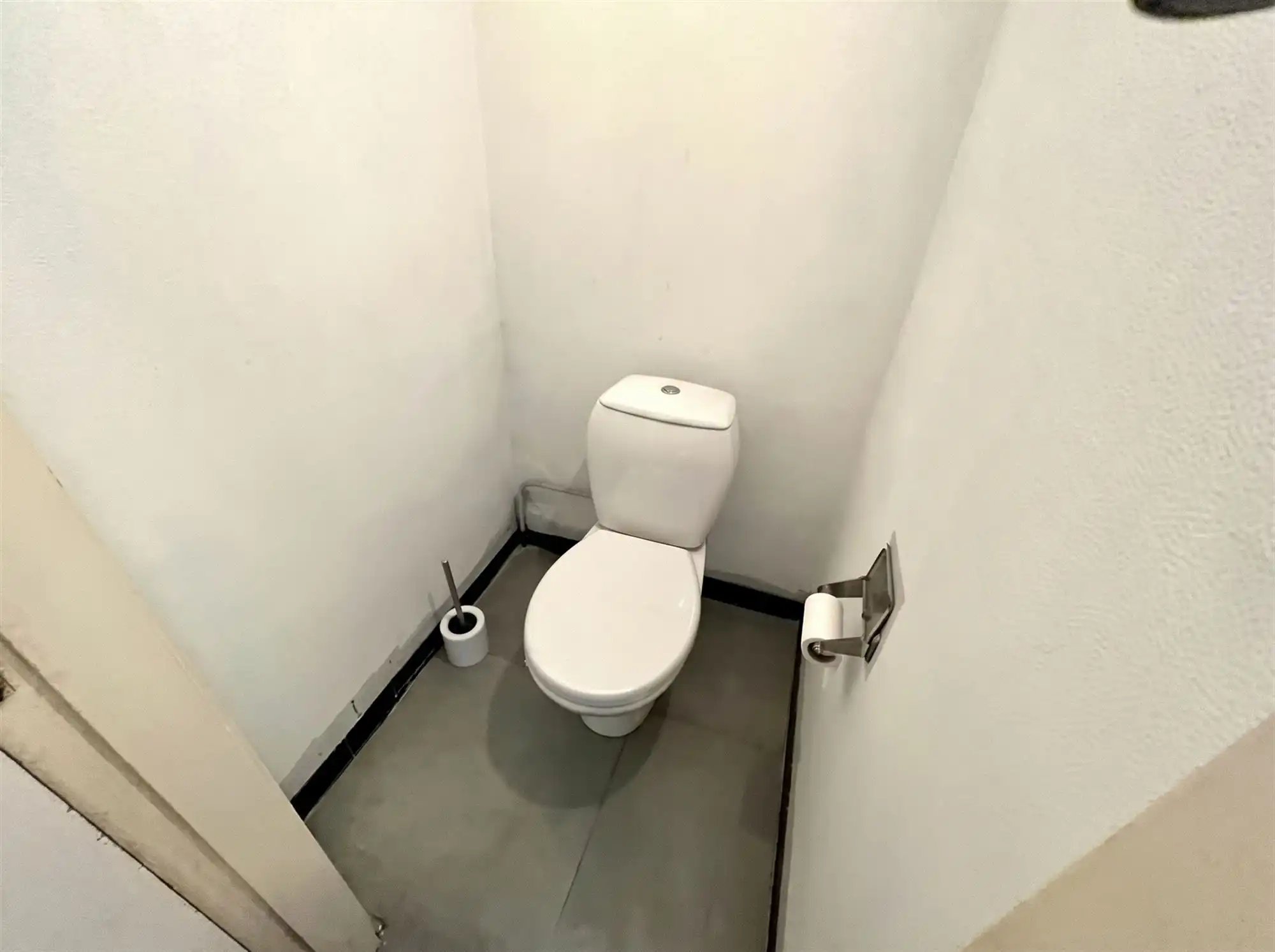 Totaal gerenoveerde (handels) woonst met duplexwoning foto 5