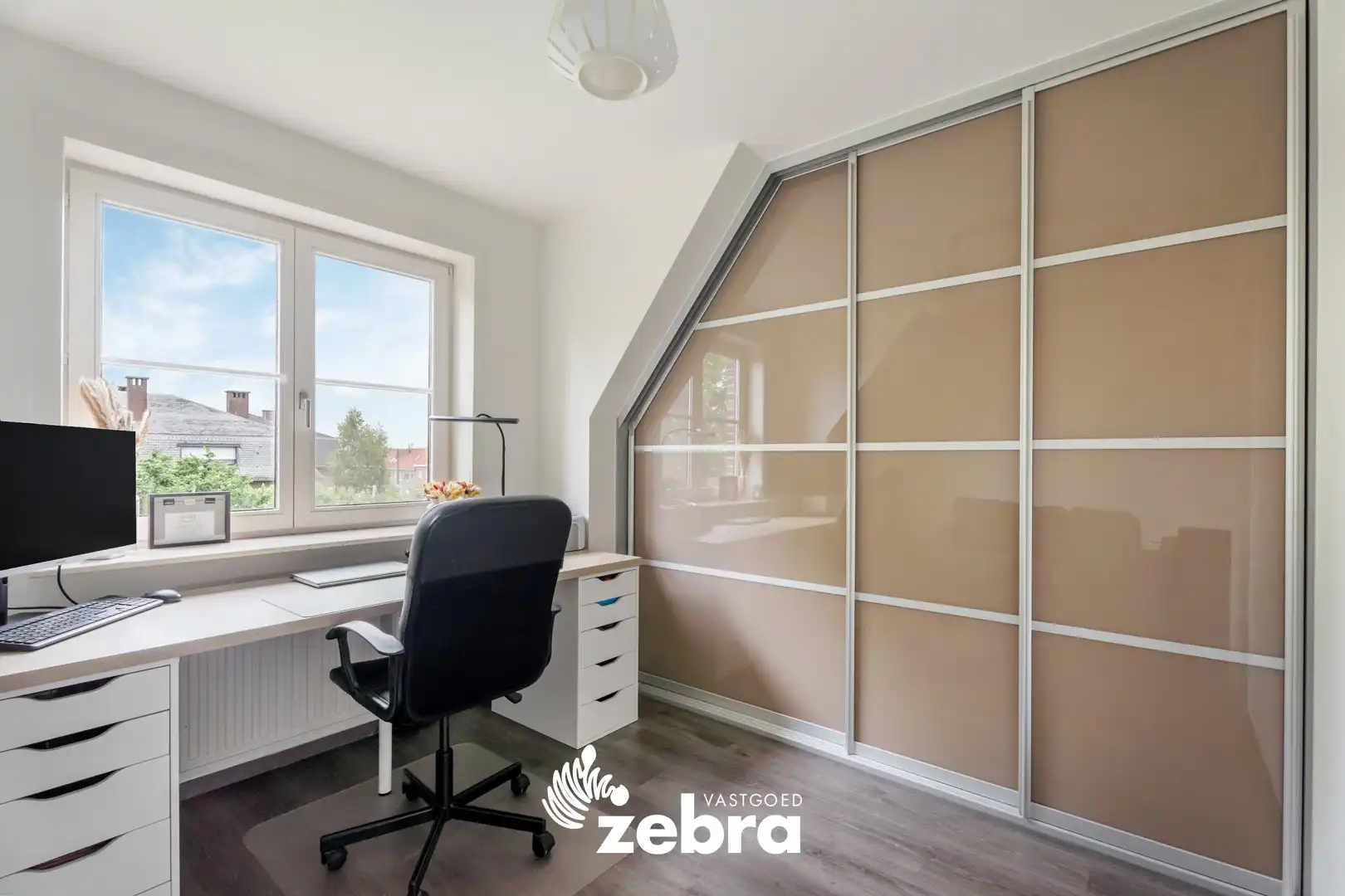 Ruim & instapklaar appartement met garage op een centrale ligging te Harelbeke! foto 11