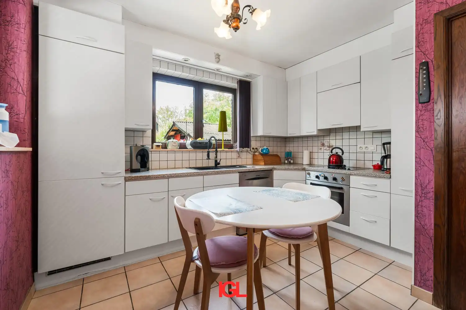 Rustig gelegen villa met 4 slaapkamers nabij het Colomapark foto 8