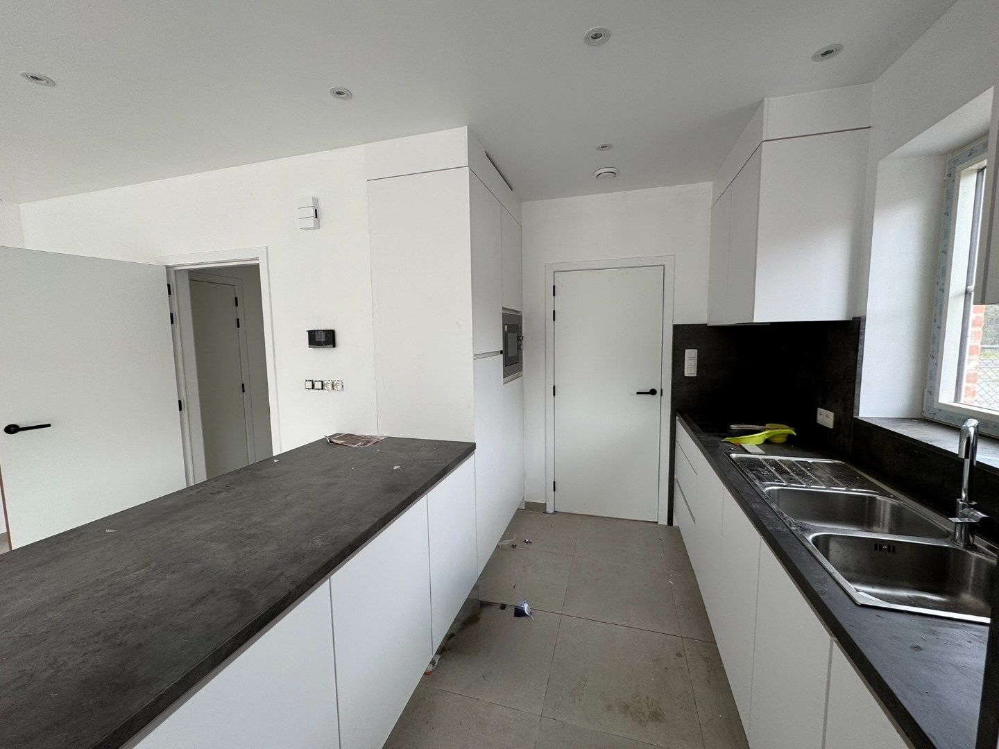 BEZOEKDAG VOLZET - Ruime halfopen nieuwbouwwoning met 3 slaapkamers en tuin foto 3