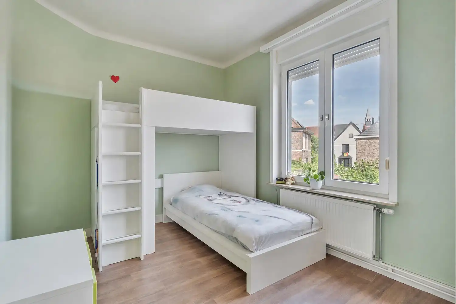 Karaktervolle gezinswoning met 4 slaapkamers in de gegeerde Matadiwijk foto 17