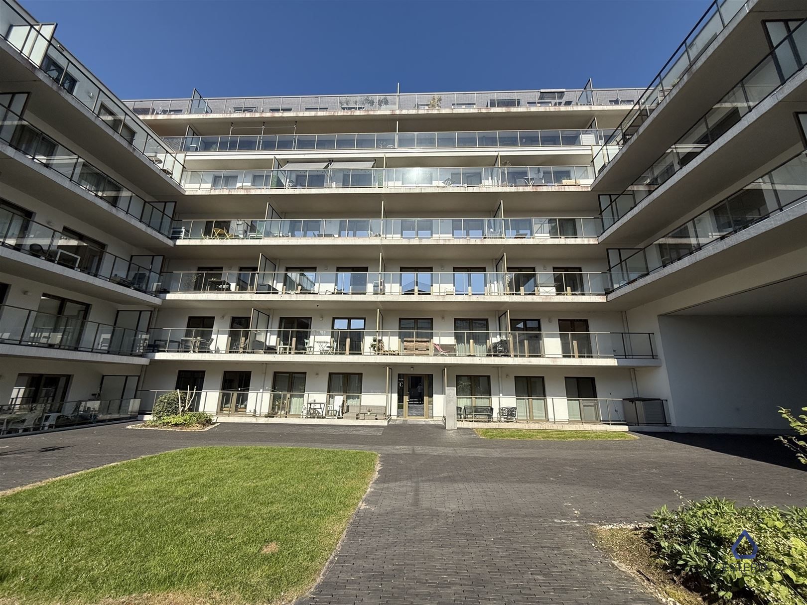 Prachtig 2-slaapkamerappartement met terras te Gent foto 18