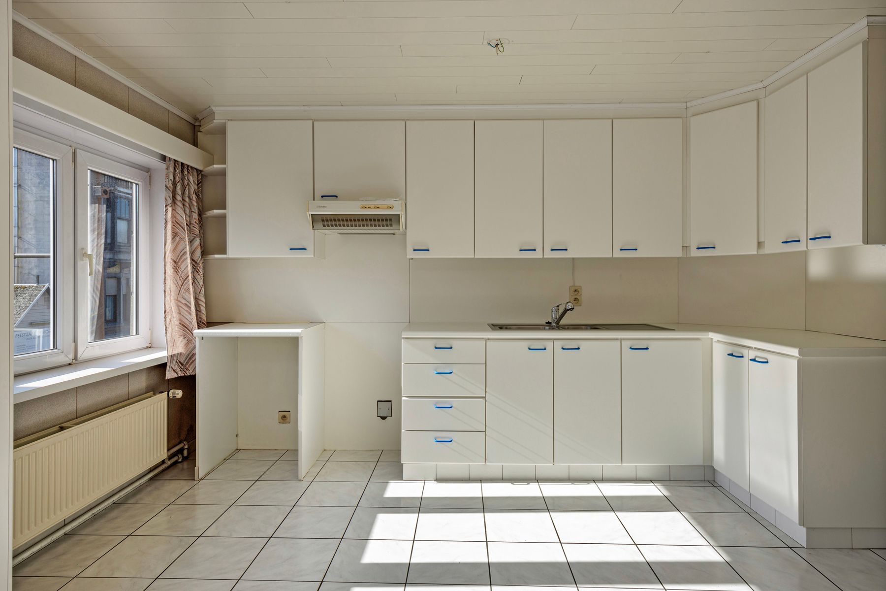 Handelshuis, ingedeeld als commerciële ruimte + appartement foto 16