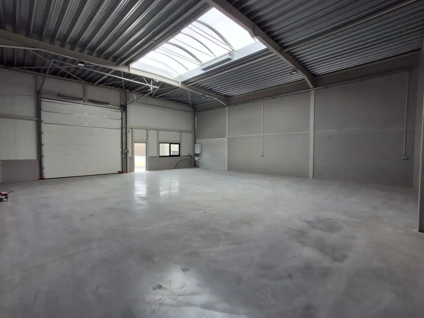 NIEUWBOUW KMO-UNIT VAN CA. 174 M²  TE AARSELE foto {{pictureIndex}}