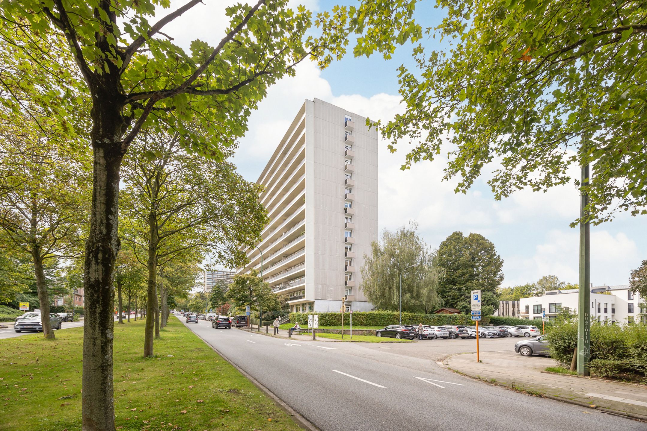 Klassiek appartement met 2 slaapkamers en terras foto 1