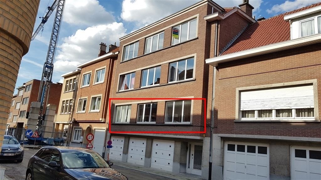 Ruim appartement met 3 slaapkamers en zonnig terras (geen gemeensch. kosten) foto 1