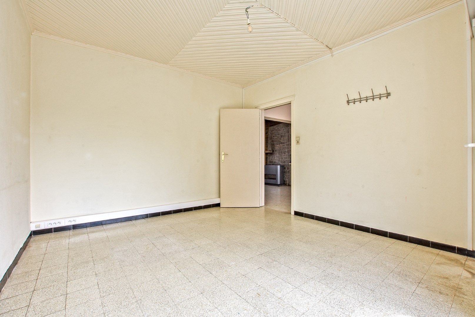 Gezinswoning met 3 slaapkamers en tuin te Diksmuide! foto 4