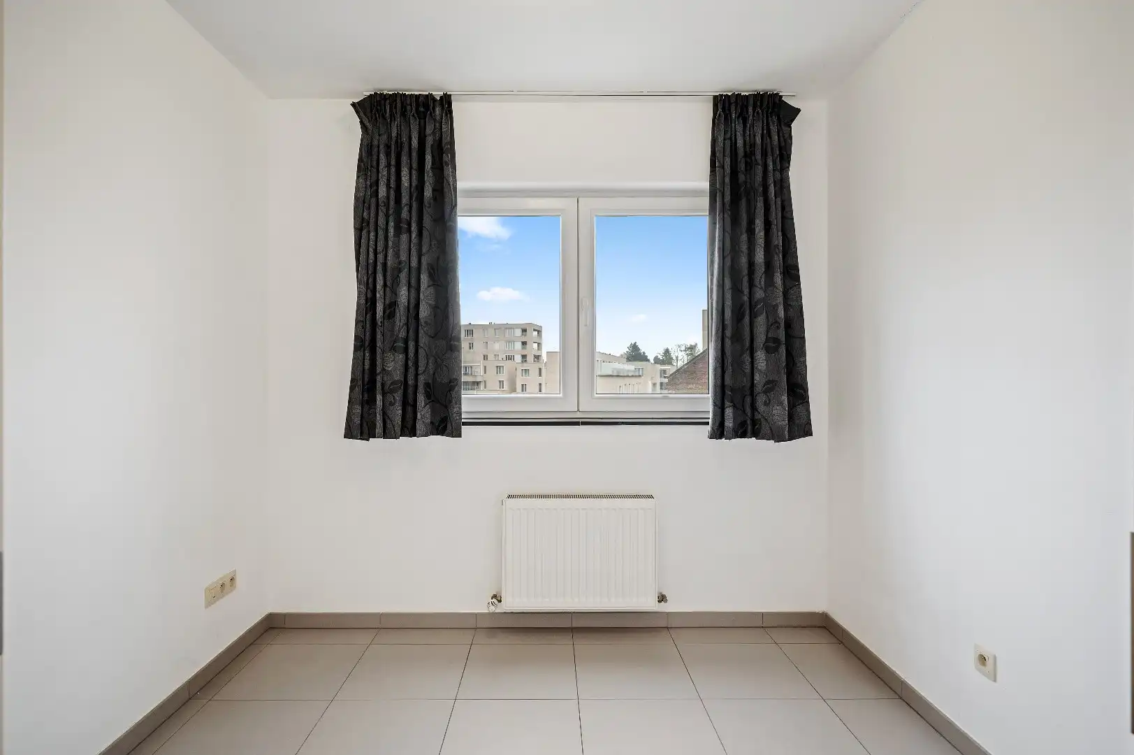 Recent app. met 2 slpks, terras en autostaanplaats foto 7