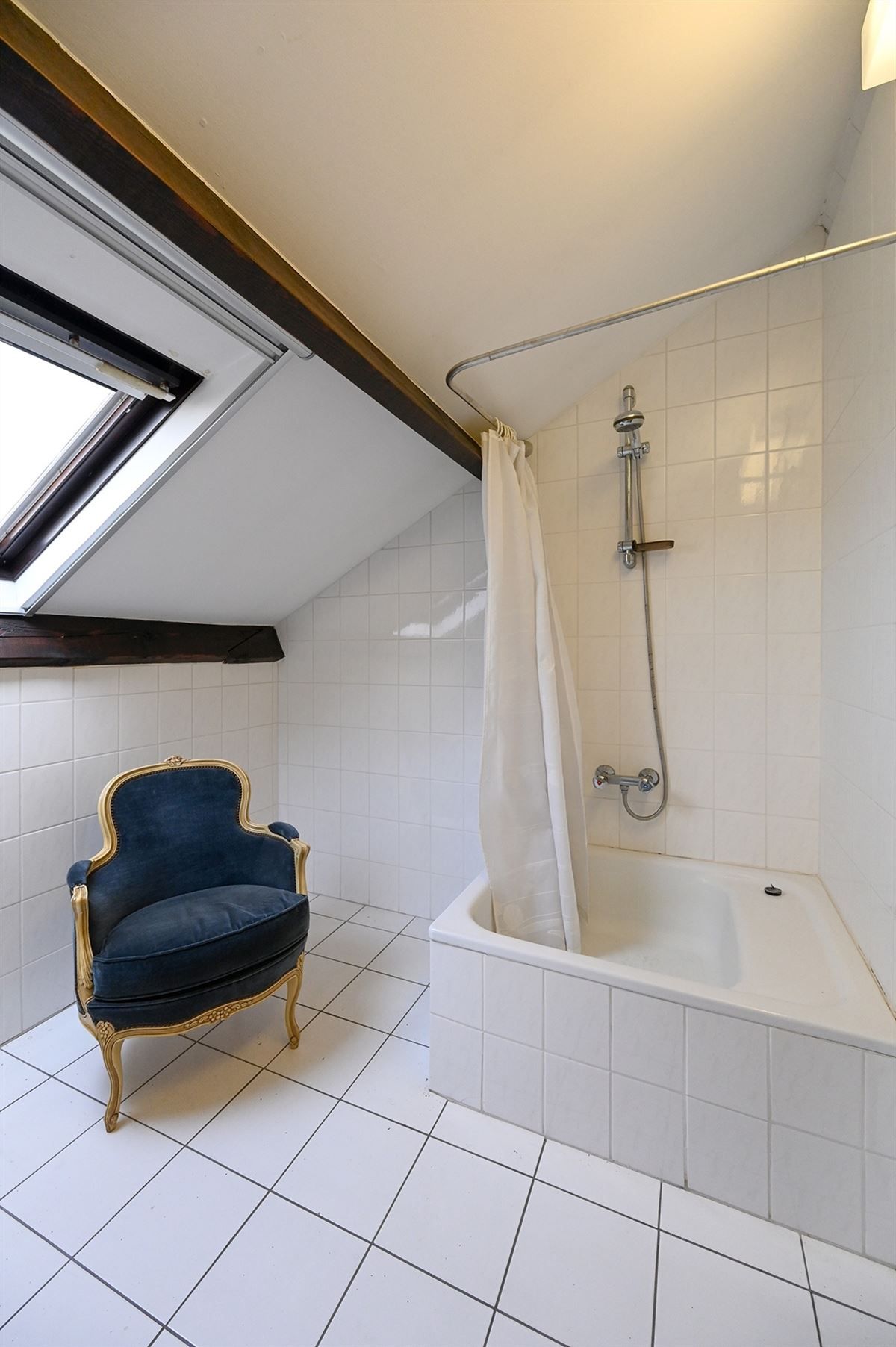 Te moderniseren woning op ruim en zonnig perceel in Halle-Zoersel

 foto 26