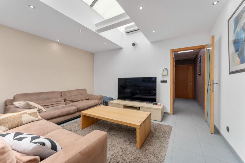 Roeselare : Instapklare, gerenoveerde rijwoning in hartje Roeselare! foto 5