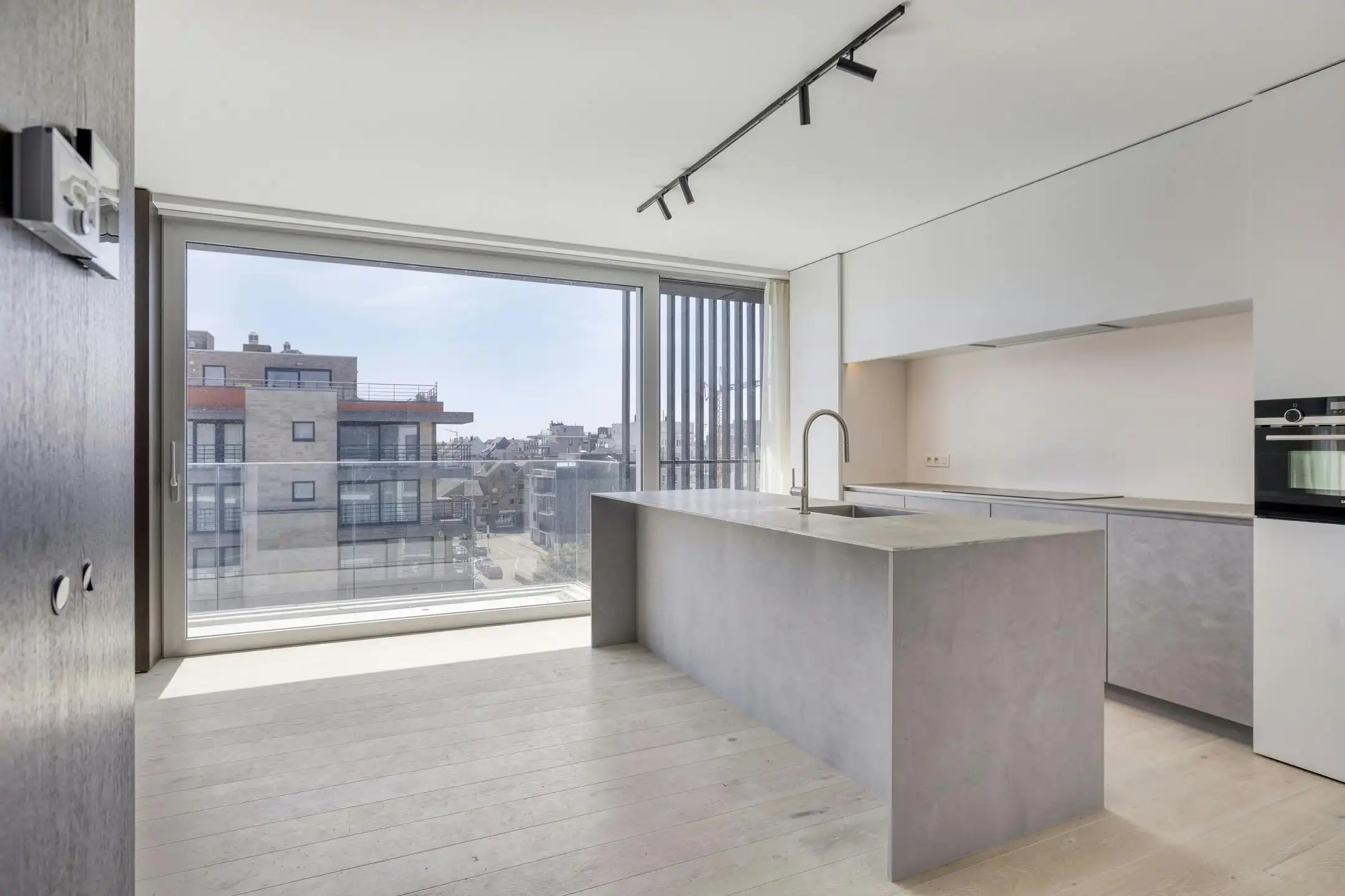 Ruim nieuwbouw appartement (147m²) met 3 slaapkamers foto 4