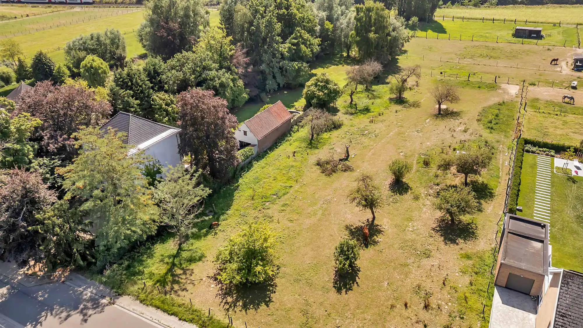 Bouwgrond voor HOB op een rustige en landelijke locatie foto 2