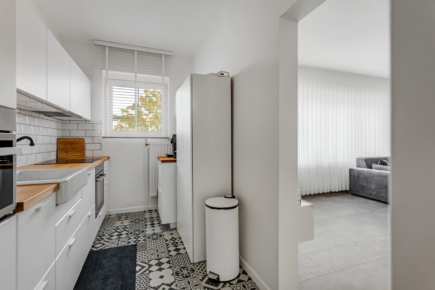 Gerenoveerd app. op 1e verd. met 3 slpk. en garage foto 9