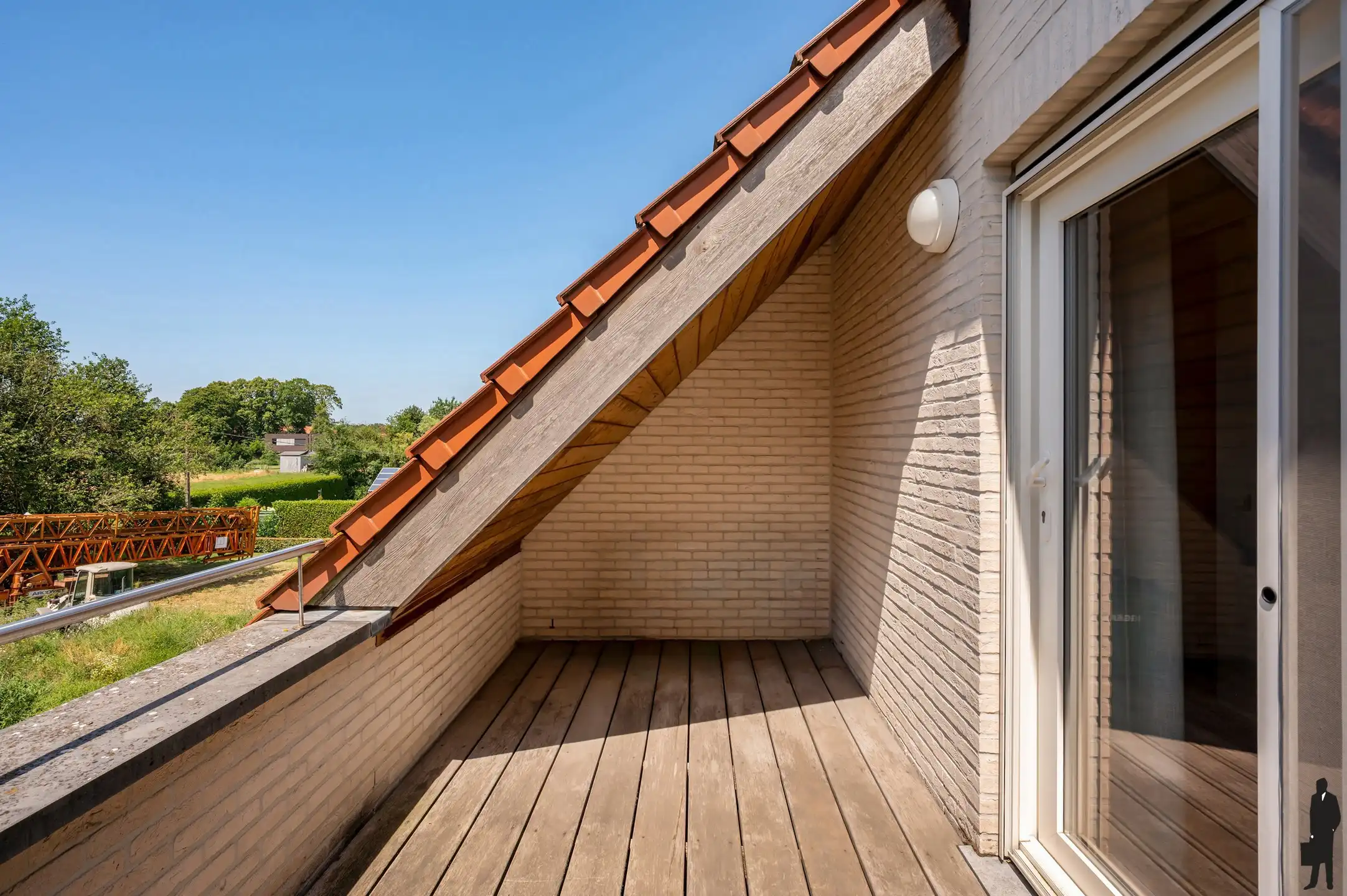 Instapklaar duplex appartement met 2 slaapkamers, ruim terras en carport&nbsp;in het centrum van Essen. foto 18