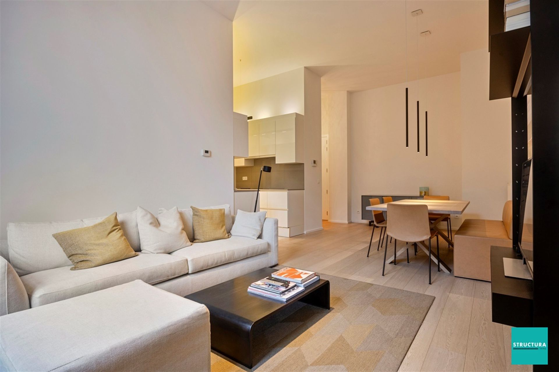 Prachtig eigentijds appartement met een historisch accent  foto 4