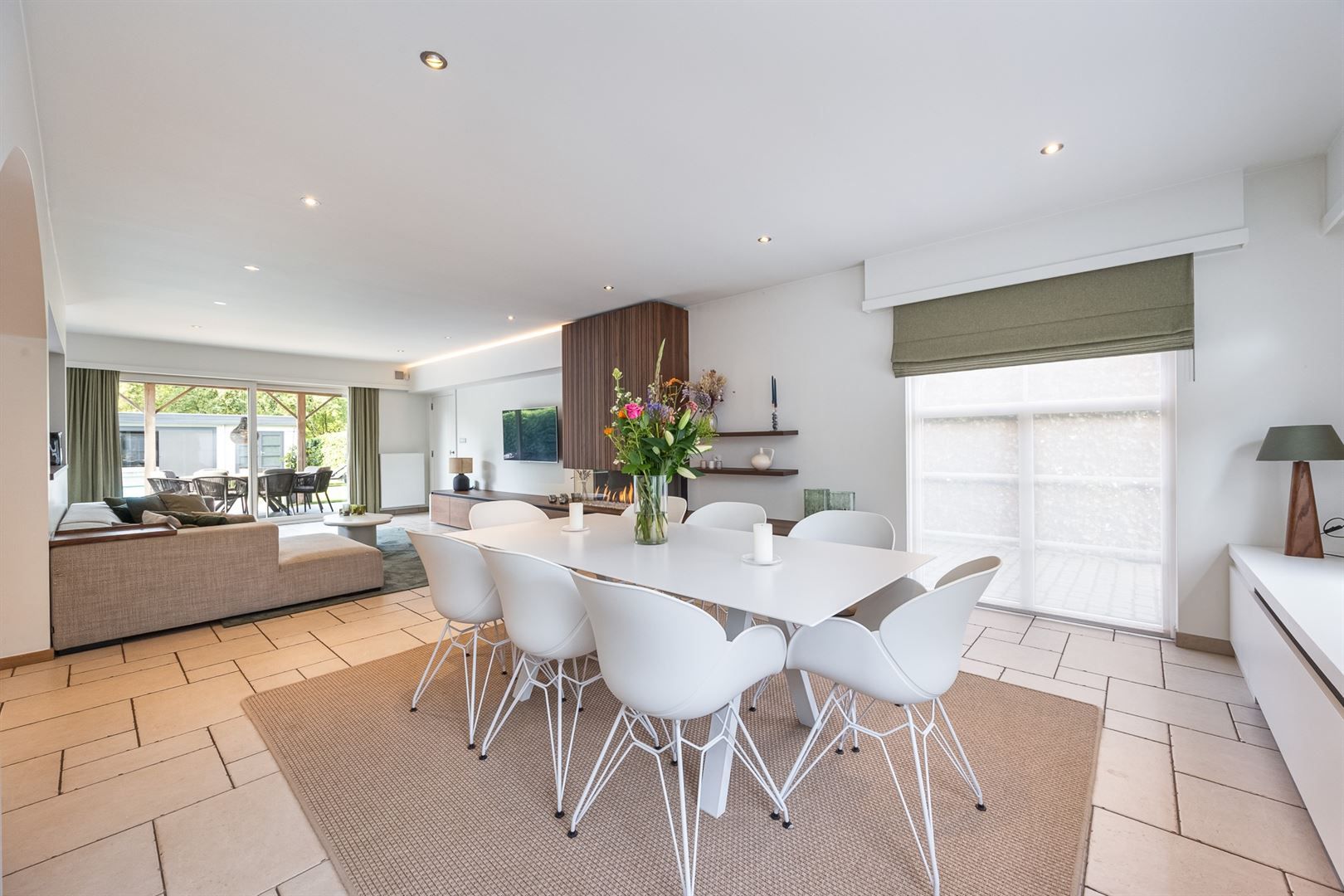 Ruime luxe woning met zwembad in Kapellen foto 2