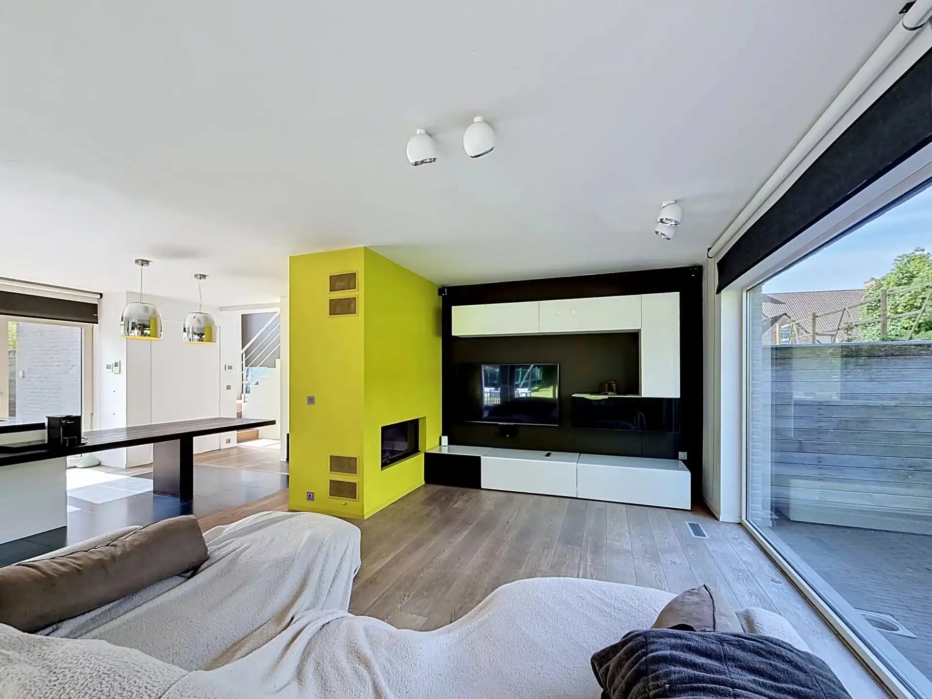 Moderne woning met 3 slaapkamers en praktijk of kantoorruimte op mooi perceel foto 17