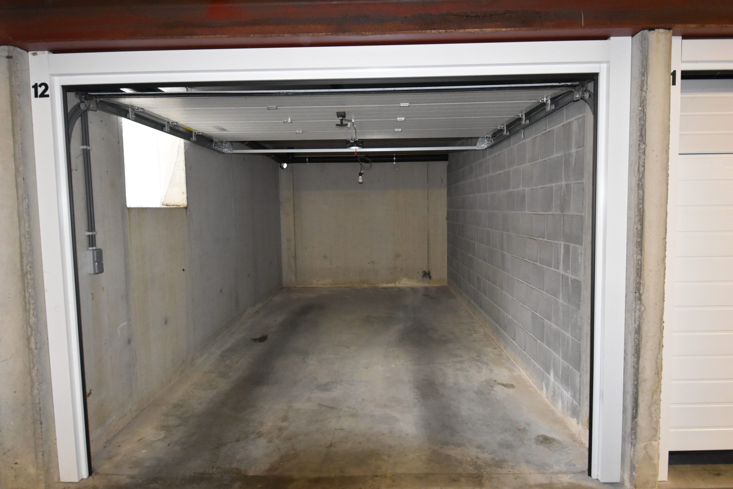 Trendy recent 2 slpk appartement met garagebox foto 3