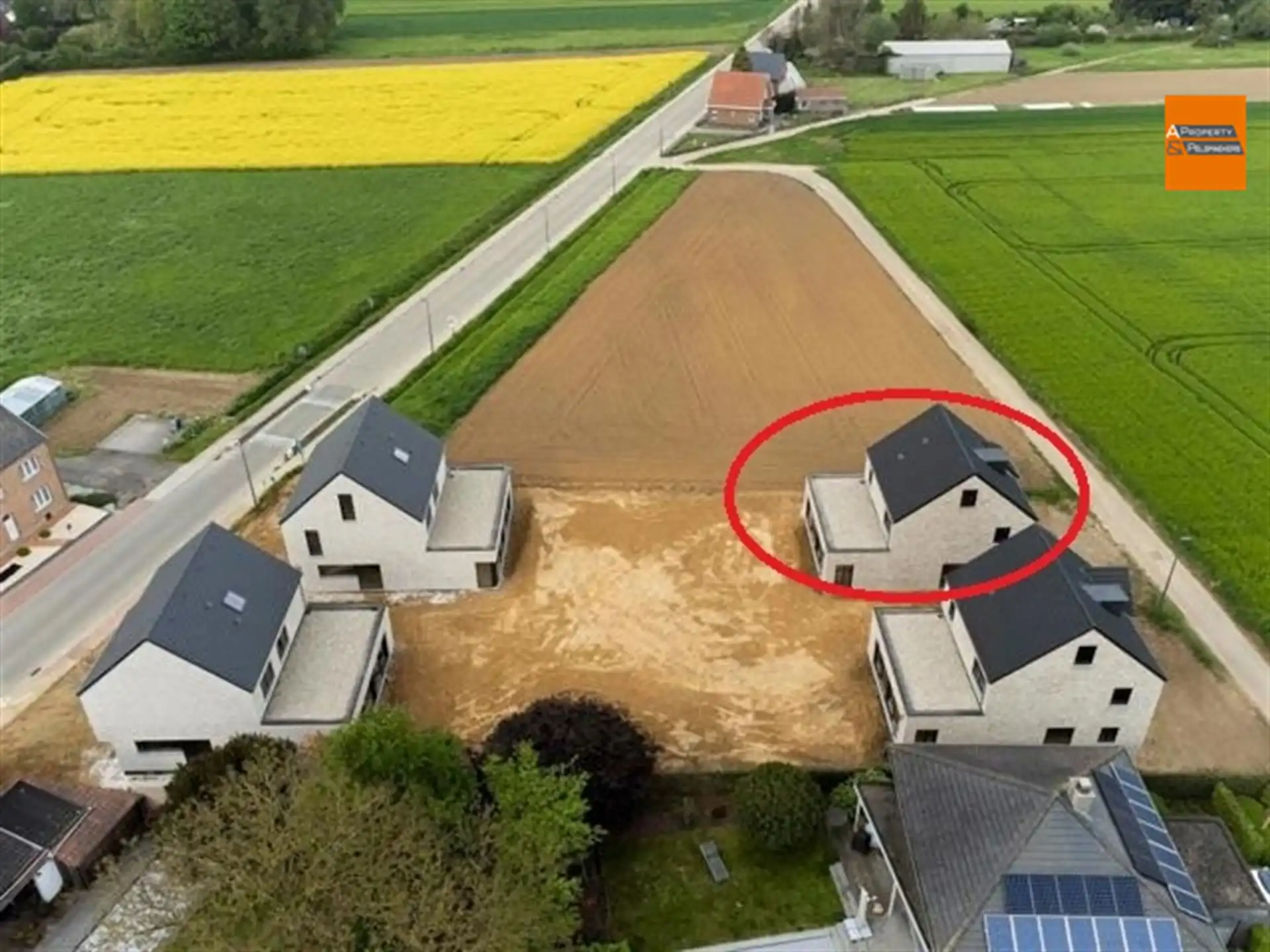 Nieuwbouwwoning met 4 slaapkamers foto 4