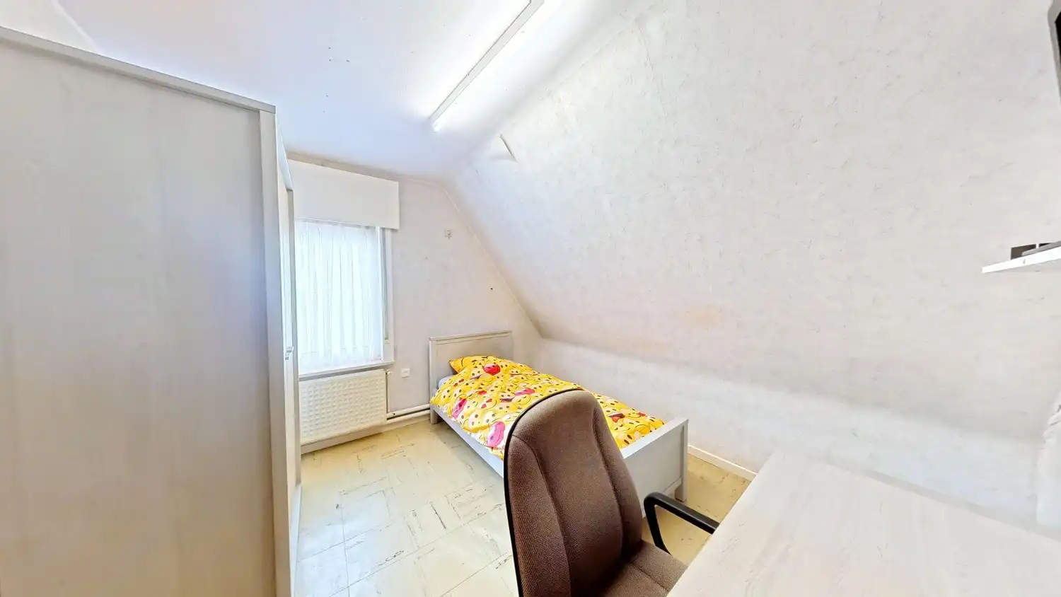Ruime woning met mooie tuin in centrum Zingem! foto 9