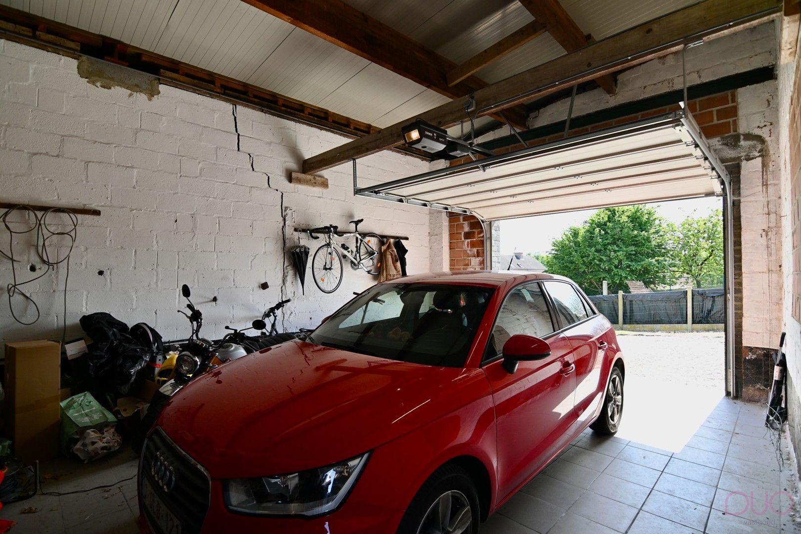 Ruime woning met 3 slaapkamers met uitbreidingsmogelijkheden. Achterliggend 3 garages en loods in Sint-Truiden foto 26