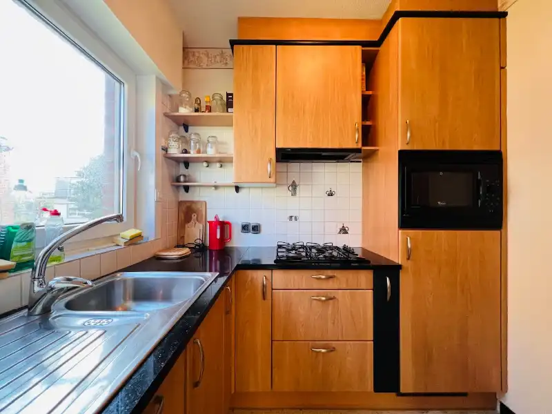 Karaktervolle tweewoonst in statige villa met tuintje foto 4