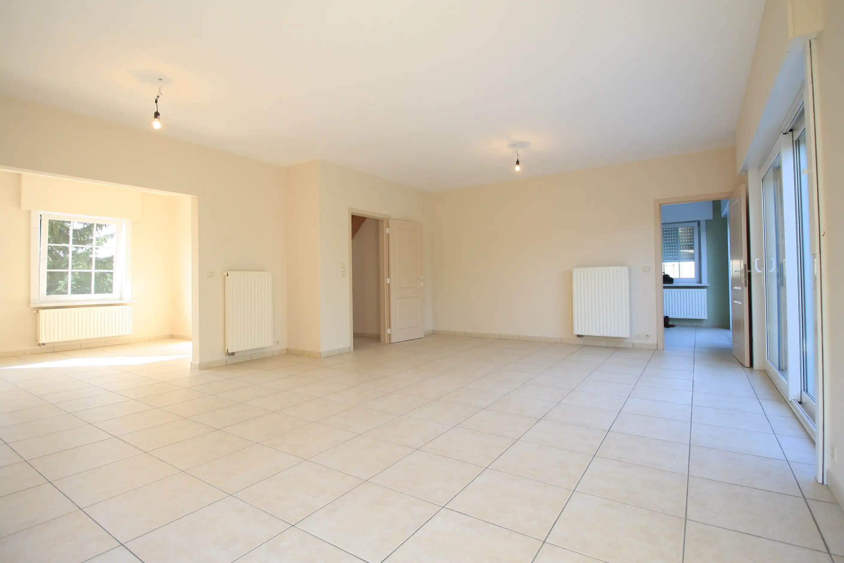 Goed onderhouden woning met tuin, terras en garage. foto 11