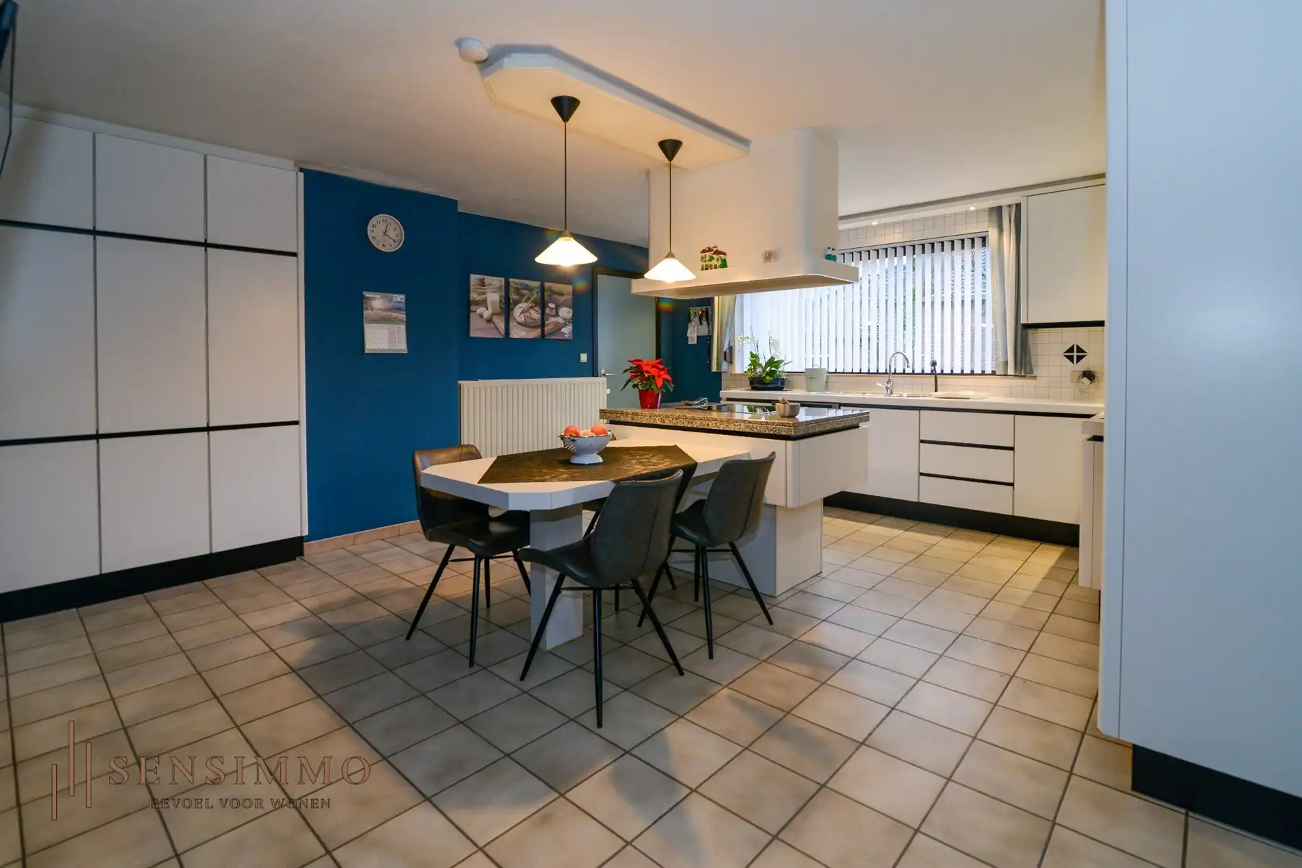 Open bebouwing met 3 slaapkamers op ruim perceel van 13a foto 15