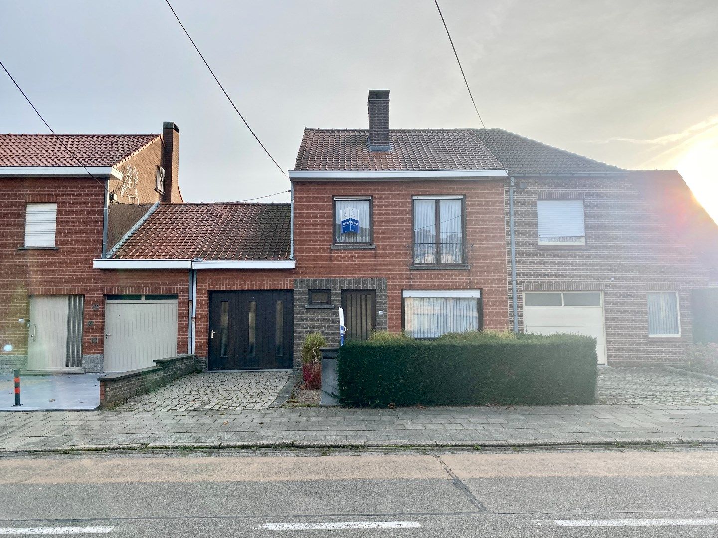 Ruime gezinswoning met 4 slaapkamers, royale tuin en veel potentieel! foto 11