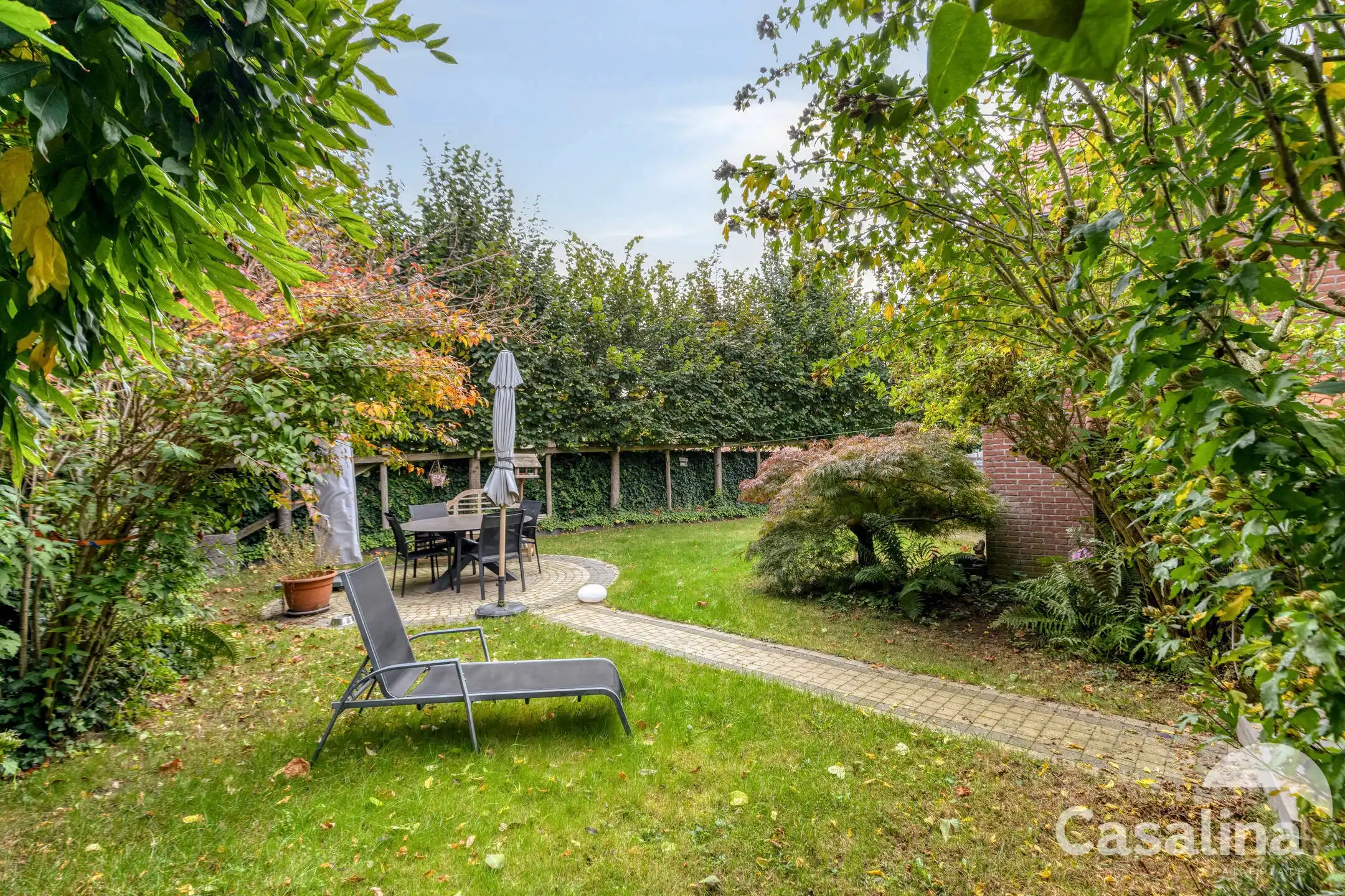 Gerenoveerde elegantie in een groene oase foto 21