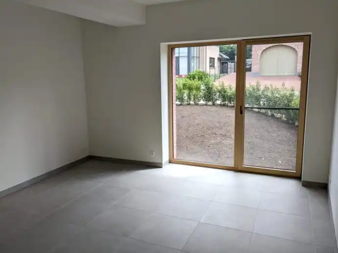 Prachtige recente woning met 4 slaapkamers foto 4