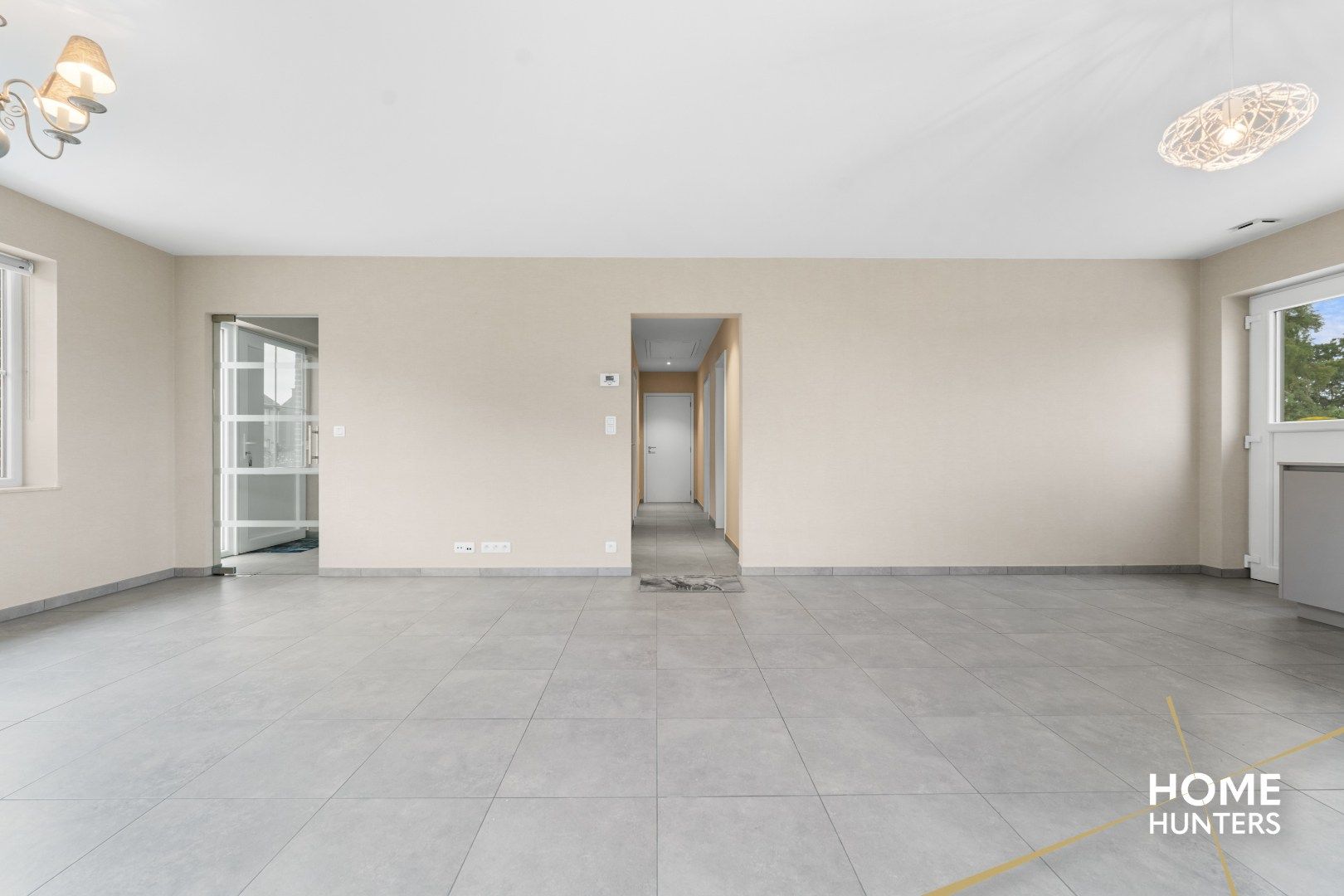 Luxe gelijkvloerse nieuwbouwvilla met 2 slaapkamers en een ruime garage op een groot perceel foto 21