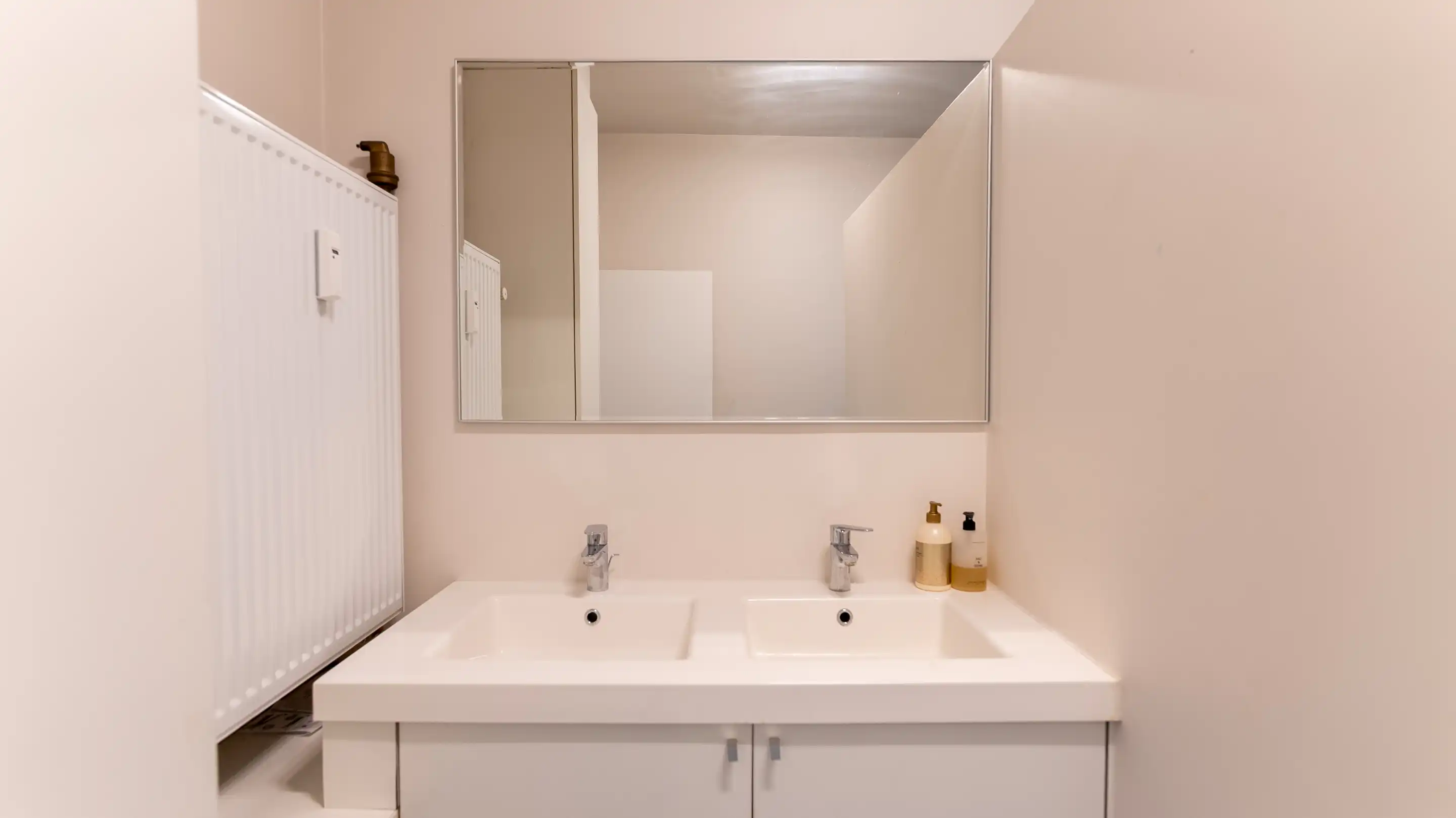 Karaktervol appartement met panoramisch zicht in hartje Kortrijk met garage foto 14