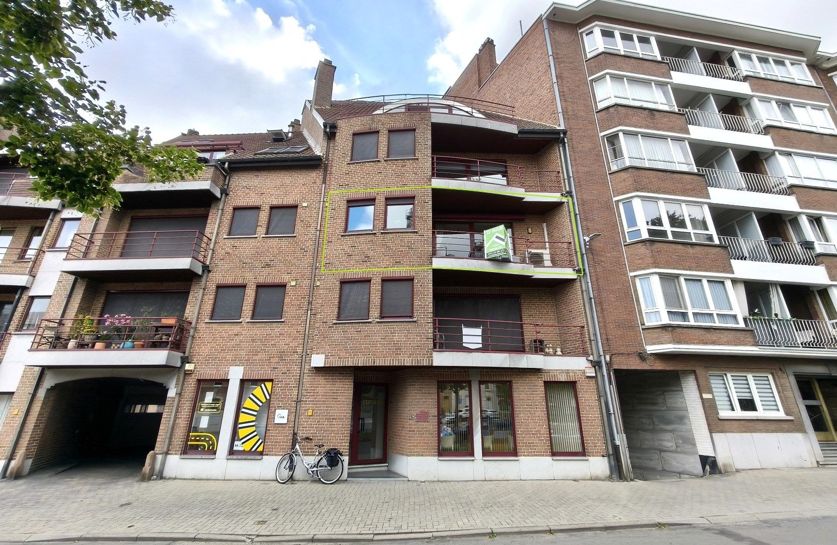 MOOI APPARTEMENT IN HET CENTRUM MET GARAGE foto {{pictureIndex}}