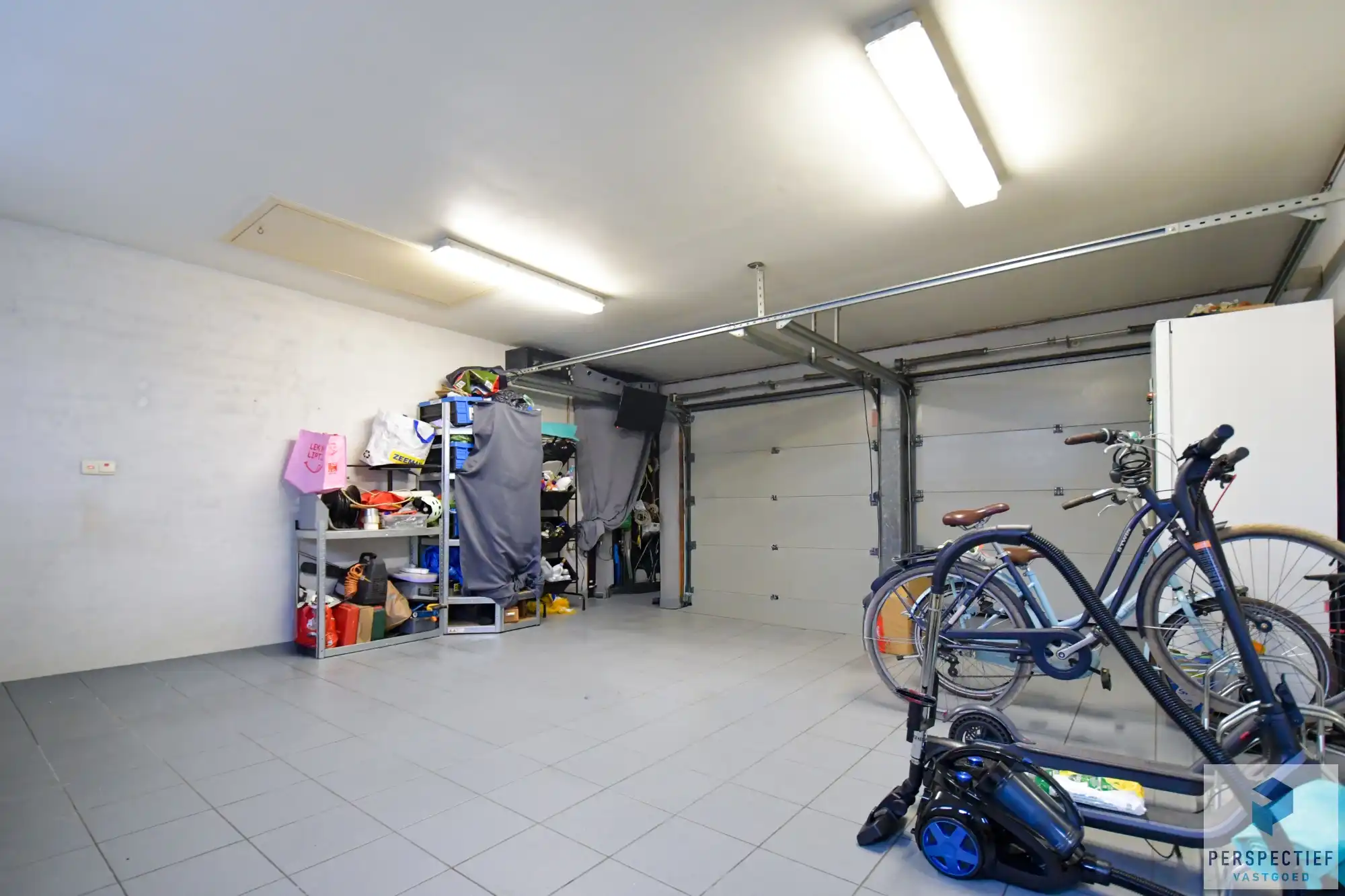 Instapklare halfopen bebouwing met 4 slpks, dubbele garage & tuin foto 8