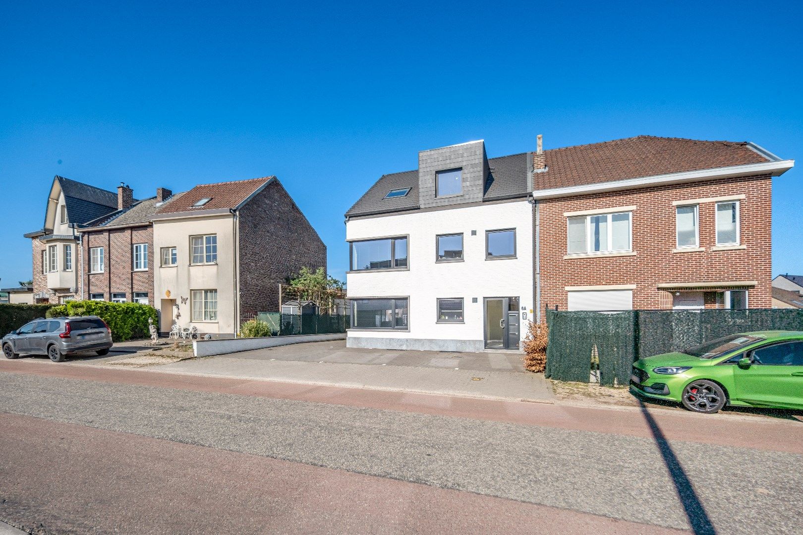 Leuk appartement met 2 slaapkamers, hoogwaardige afwerking en parkeerplaats op wandelafstand van het centrum foto 36