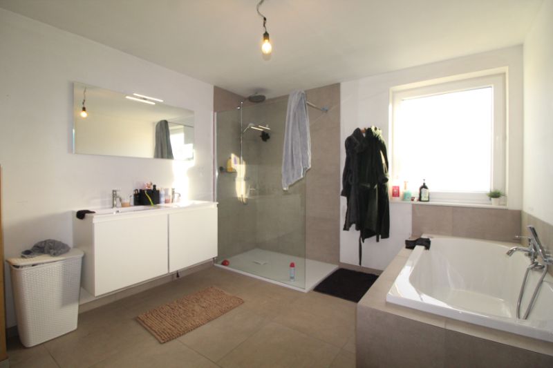Zeer energiezuinige nieuwbouwwoning te Roeselare foto 9
