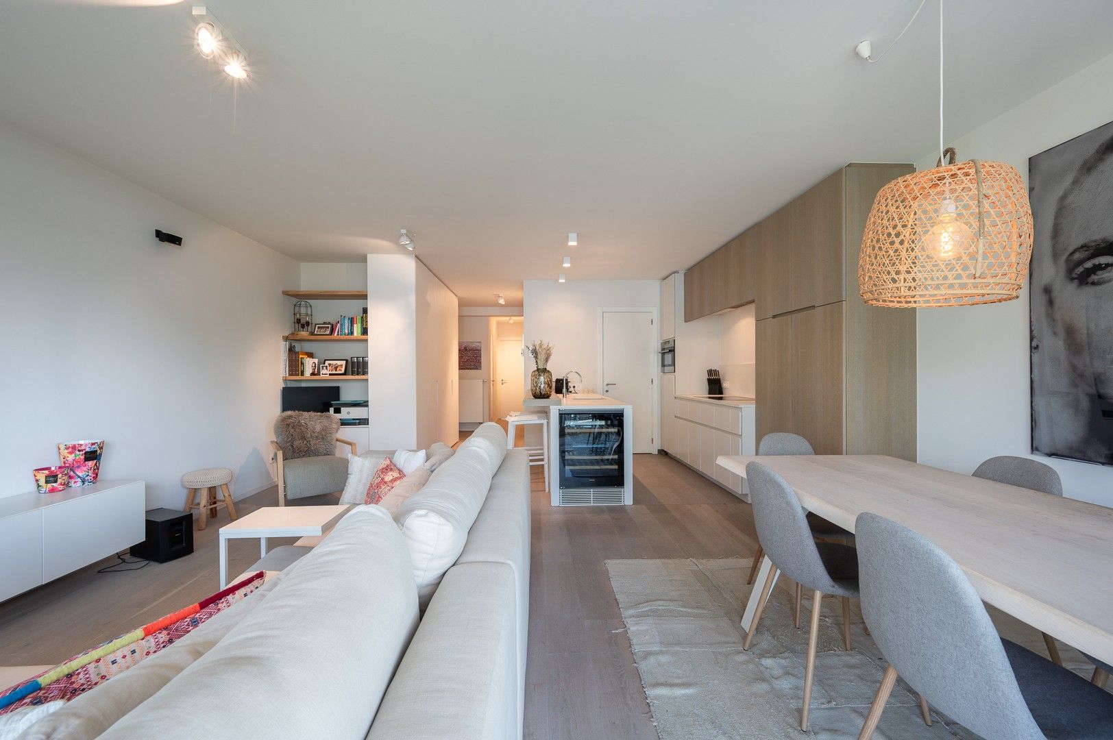 Prachtig appartement met frontaal zicht op het meer van Duinenwater. foto 7